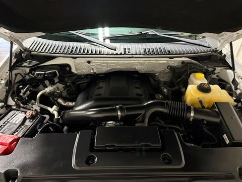 Used 2016 Ford Expedition XLT AWD/4WD image 42