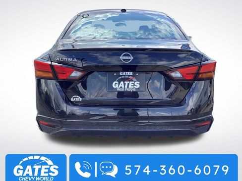 Used 2025 Nissan Altima 2.5 SV image 8
