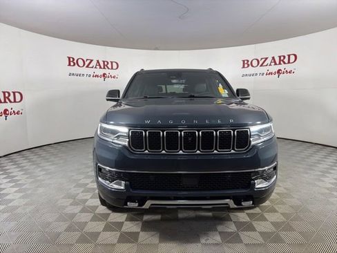 Used 2024 Jeep Wagoneer Series III w/ Premium Group I AWD/4WD image 2