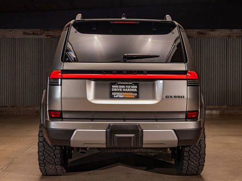 Used 2025 Lexus GX 550 image 8