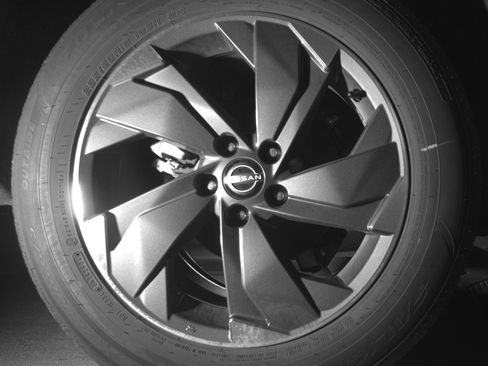 Used 2025 Nissan Rogue SV image 15