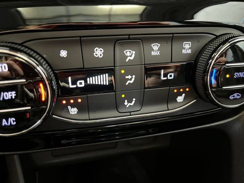 Used 2023 Buick Encore GX Select w/ Experience Buick Package FWD image 29