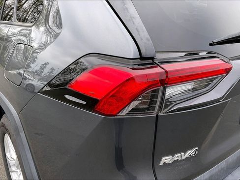 Used 2019 Toyota RAV4 XLE image 23