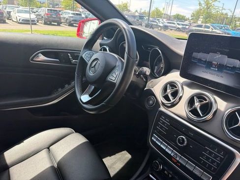 Used 2018 Mercedes-Benz GLA 250 4MATIC image 19