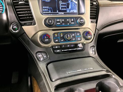 Certified 2019 GMC Yukon Denali w/ Denali Ultimate Package AWD/4WD image 8