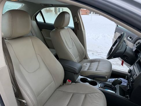 Used 2010 Ford Fusion SEL image 25