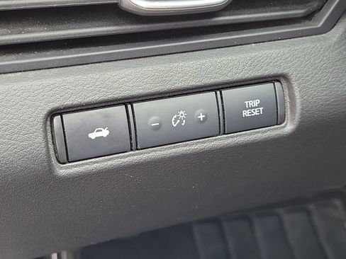 Used 2023 Nissan Altima 2.5 SV FWD image 18