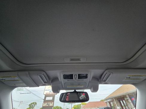Used 2015 Subaru Forester 2.5i Touring w/ Eyesight & Navigation System AWD/4WD image 28