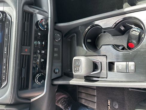 Used 2024 Nissan Rogue S FWD image 28