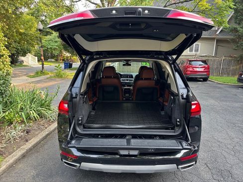 Used 2020 BMW X7 xDrive40i w/ Premium Package AWD/4WD image 38