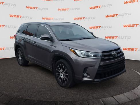 Used 2018 Toyota Highlander SE AWD/4WD image 7