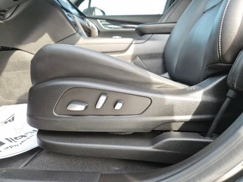 Used 2022 Cadillac XT6 Premium Luxury image 16