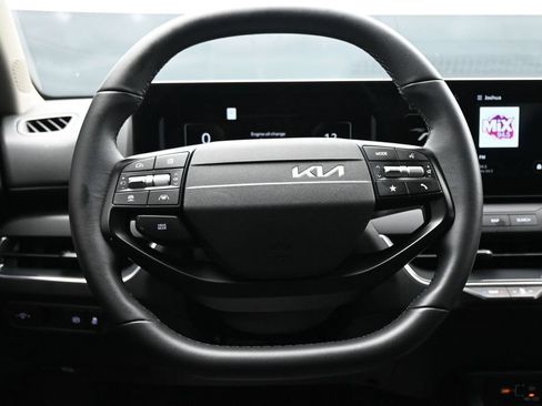 Used 2025 Kia K4 EX FWD image 14