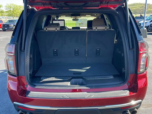 Used 2024 Chevrolet Tahoe Premier AWD/4WD image 36