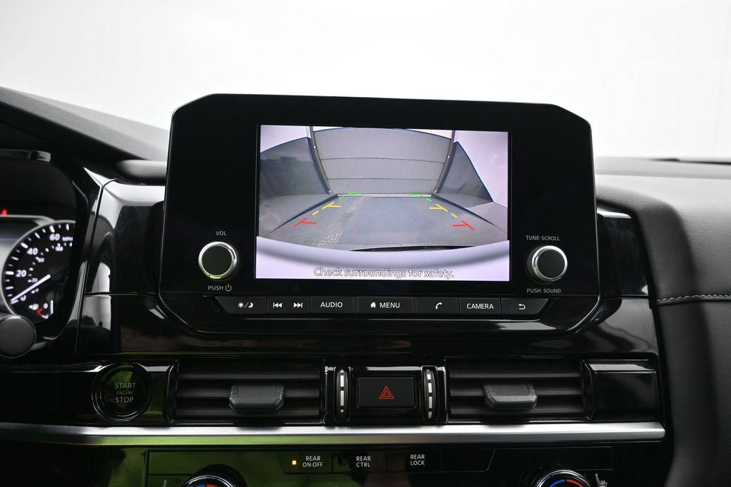 Used 2025 Nissan Pathfinder SV FWD image 16