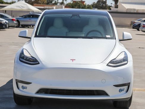 Used 2021 Tesla Model Y Long Range AWD/4WD image 2