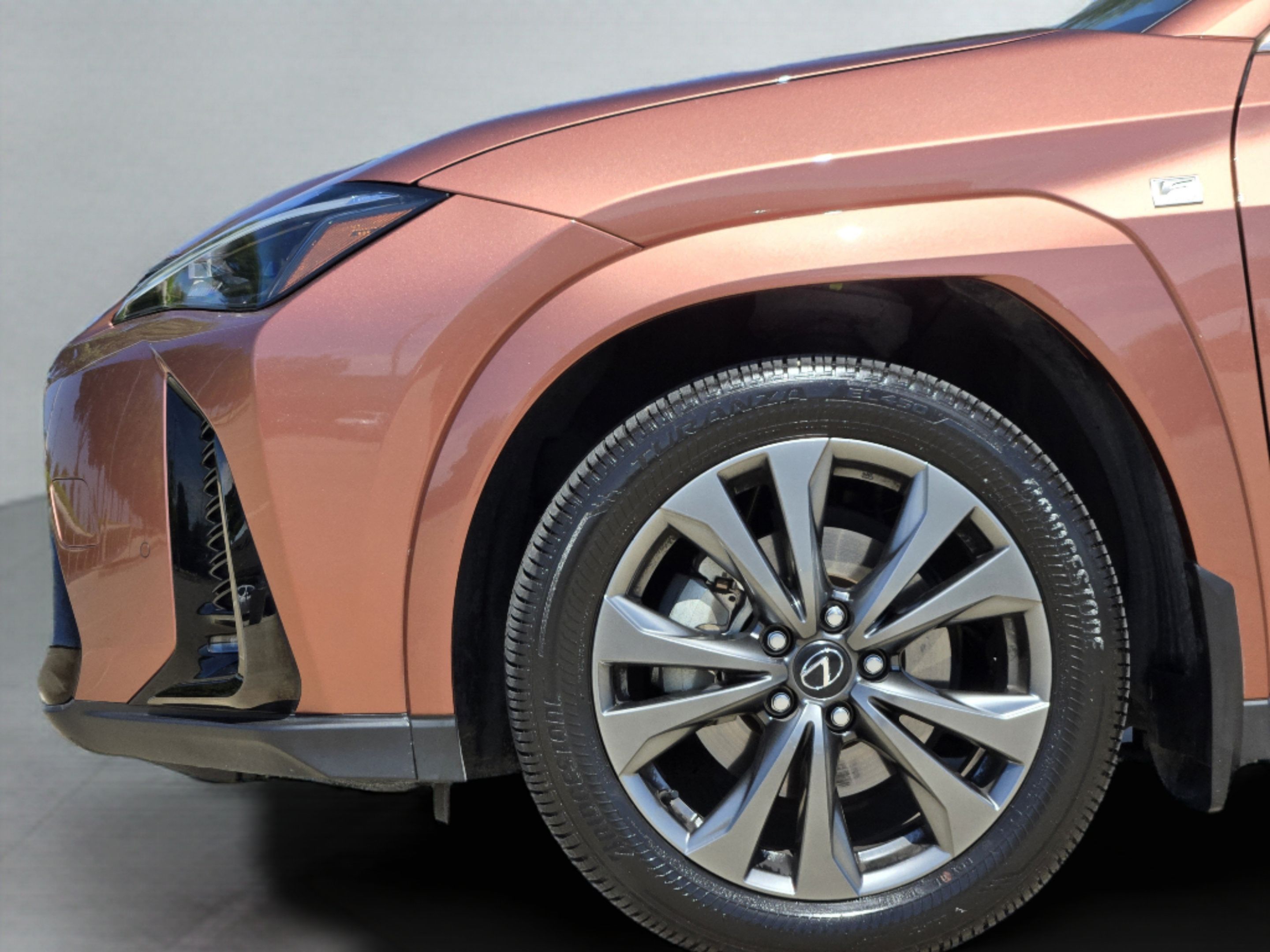 Used 2025 Lexus UX 300h FWD image 38