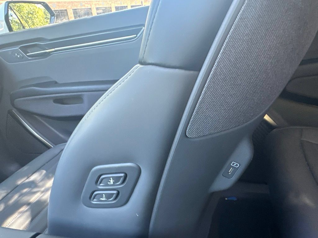 Used 2024 Kia EV9 Land AWD/4WD image 30