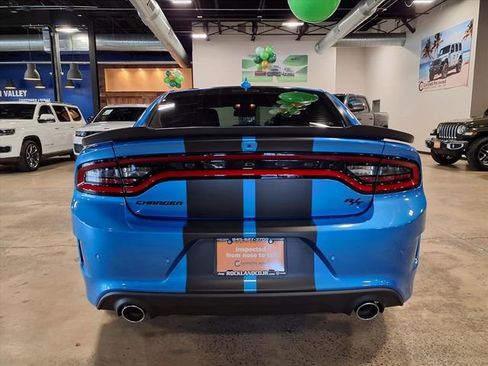Used 2023 Dodge Charger R/T w/ Blacktop Package image 9