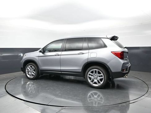 Used 2024 Honda Passport EX-L image 2