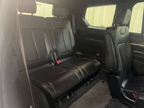 Used 2024 Jeep Grand Cherokee L Limited w/ Luxury Tech Group II AWD/4WD image 41