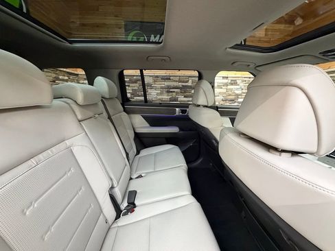 Used 2025 Hyundai Santa Fe Limited image 32