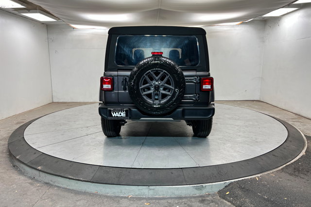 Used 2024 Jeep Wrangler Unlimited Sport AWD/4WD image 4