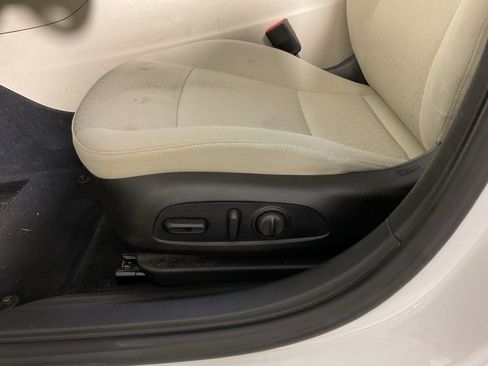 Used 2018 Buick Regal Preferred w/ Sights and Sounds Package image 21