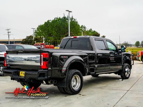 Used 2024 Ford F350 Limited image 12