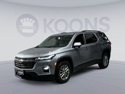 Used 2023 Chevrolet Traverse LT
