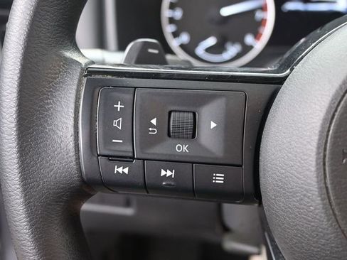 Used 2022 Nissan Rogue SV image 15