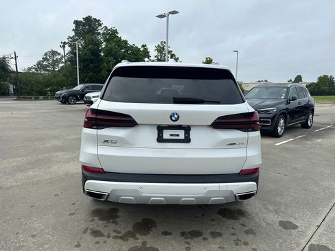 Certified 2025 BMW X5 xDrive40i w/ Executive Package AWD/4WD image 4