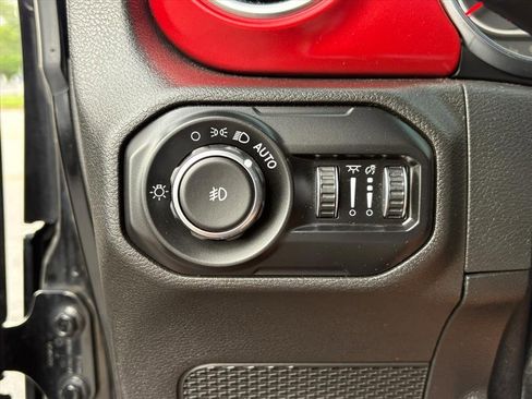 Used 2021 Jeep Wrangler Unlimited Rubicon AWD/4WD image 19