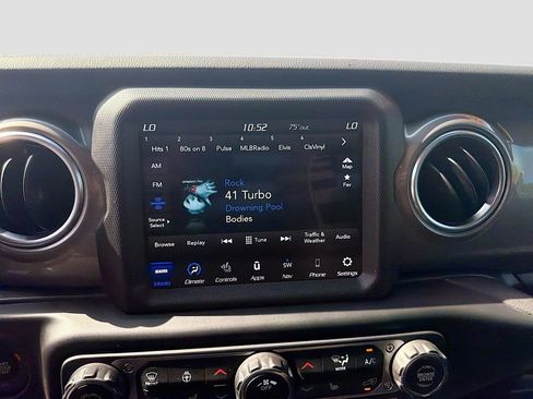 Used 2022 Jeep Wrangler Unlimited Sahara w/ Cold Weather Group AWD/4WD image 28