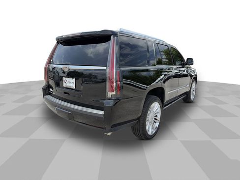 Used 2019 Cadillac Escalade Platinum AWD/4WD image 7