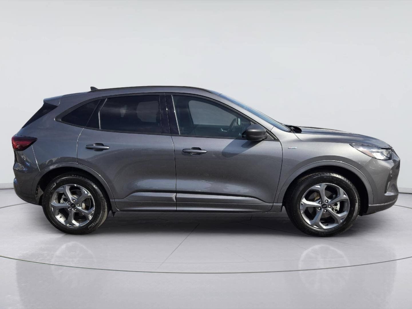 Used 2023 Ford Escape ST-Line w/ Tech Pack #1 AWD/4WD image 4