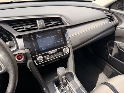 Used 2018 Honda Civic EX image 17