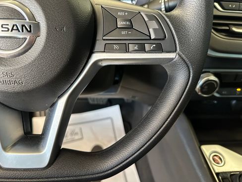 Used 2022 Nissan Altima 2.5 SV FWD image 12