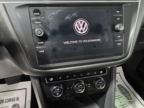 Used 2018 Volkswagen Tiguan SEL w/ 3rd Row Seat Package AWD/4WD image 13