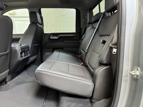 Used 2025 GMC Sierra 3500 Denali w/ Denali Reserve Package image 17