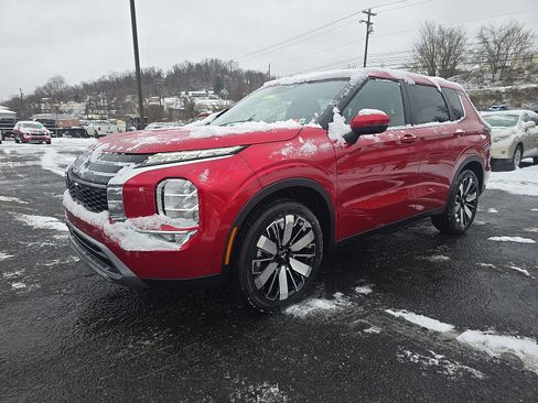 New 2026 Mitsubishi Outlander SE image 9