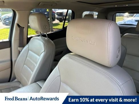Used 2017 GMC Acadia Denali w/ Technology Package AWD/4WD image 7
