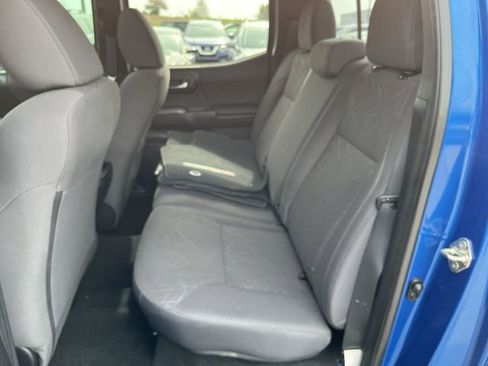 Used 2017 Toyota Tacoma TRD Off-Road w/ Premium & Technology Package image 26