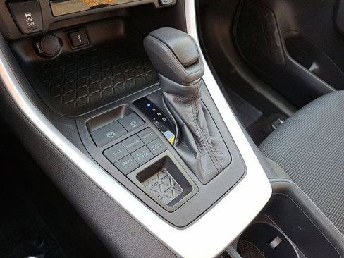 Certified 2022 Toyota RAV4 LE image 14