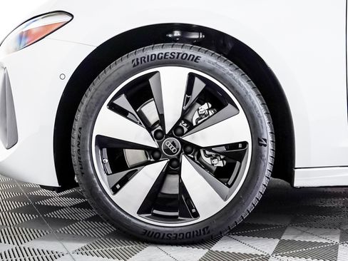 New 2025 Audi A5 2.0T Premium image 6