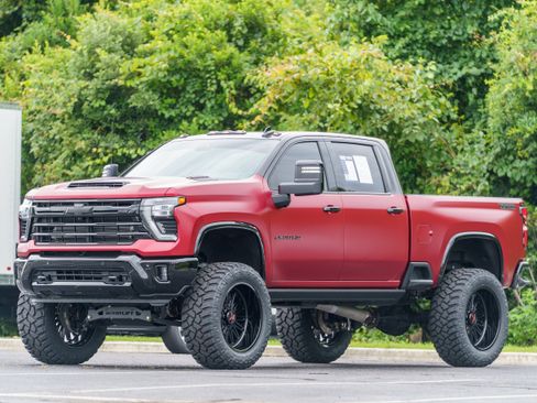 Used 2025 Chevrolet Silverado 2500 LTZ w/ LTZ Plus Package AWD/4WD image 40