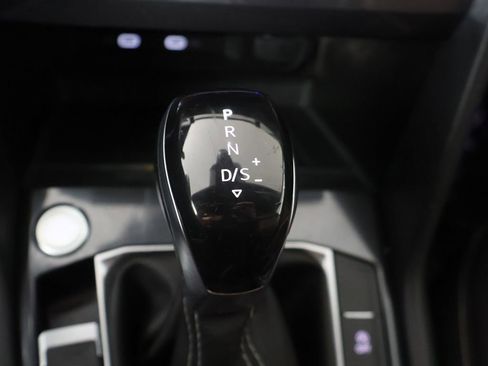 Used 2022 Volkswagen Tiguan SEL R-Line image 52