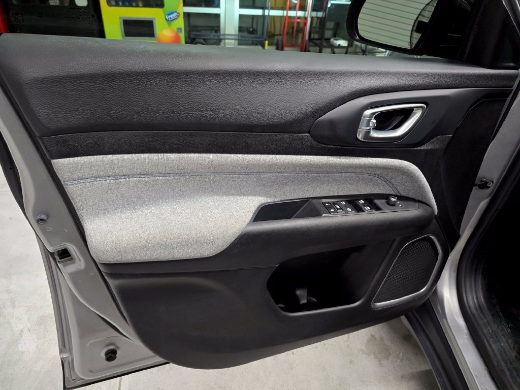 Certified 2023 Jeep Compass Sport AWD/4WD image 13