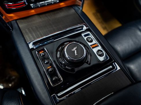 Used 2021 Rolls-Royce Cullinan image 48