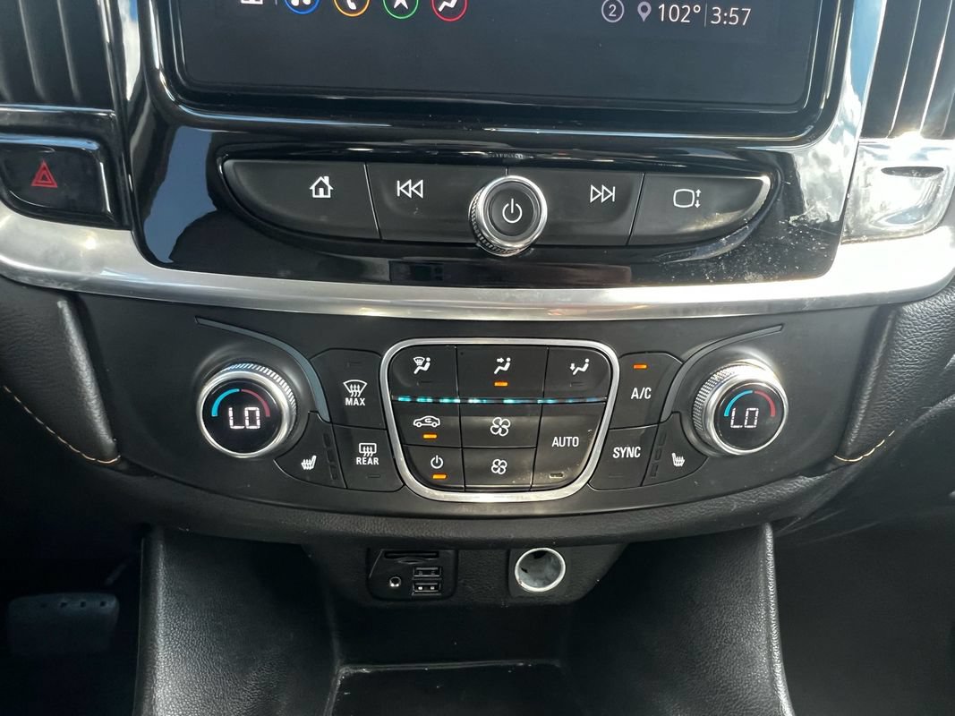 Used 2020 Chevrolet Traverse LT w/ LT Premium Package AWD/4WD image 21